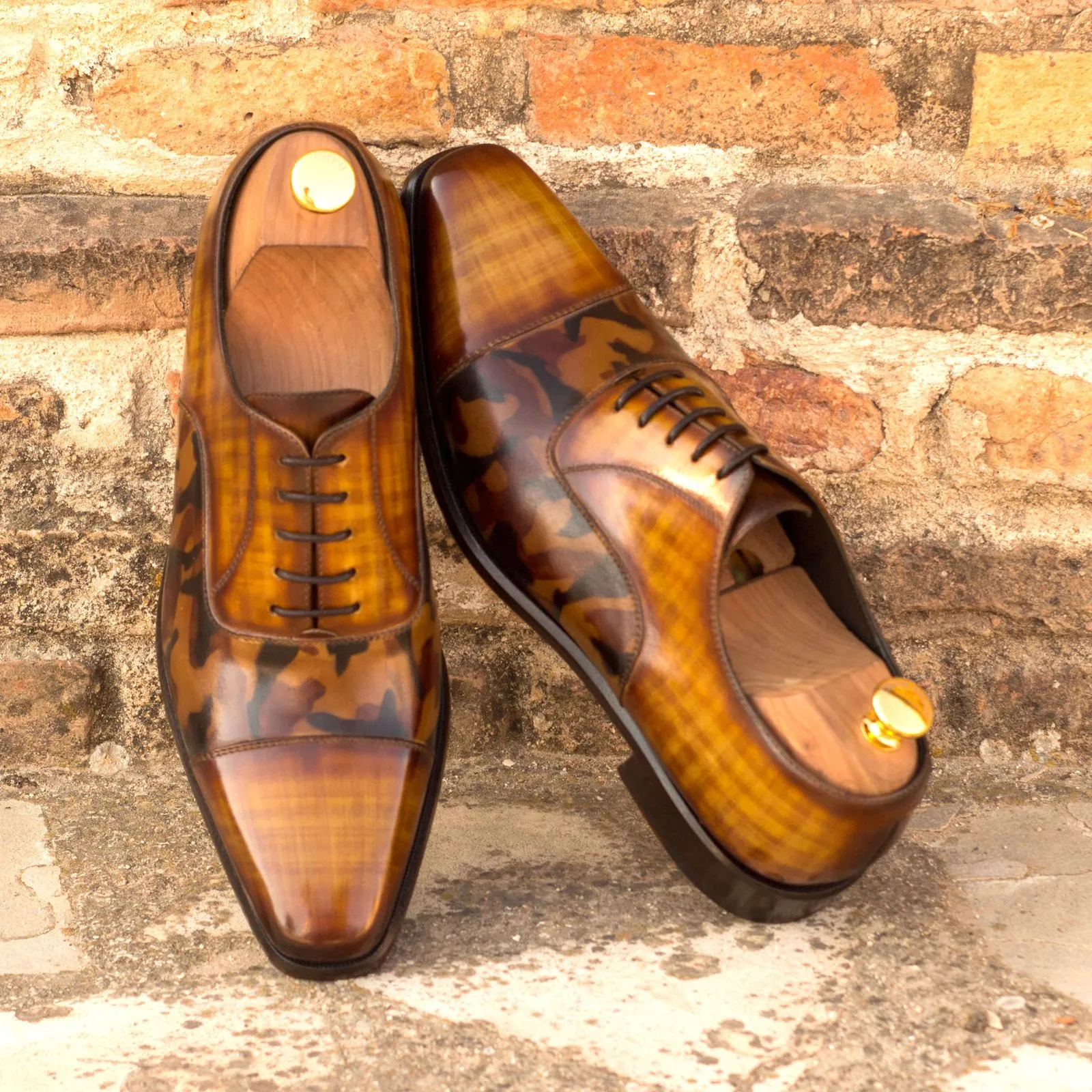DapperFam Rafael in Cognac / Brown Camo Men's Hand-Painted Patina Oxford