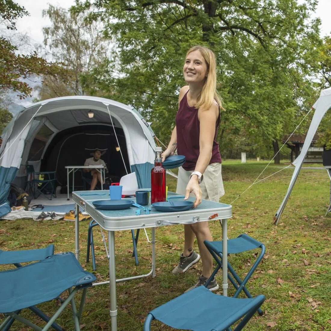 FOLDING CAMPING TABLE - 4 STOOLS - 4 TO 6 PEOPLE - Blue
