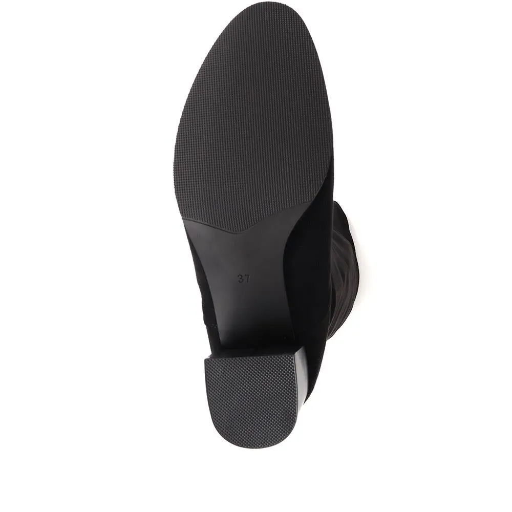 Knee-Length Heeled Boots - WBINS38074 / 324 480