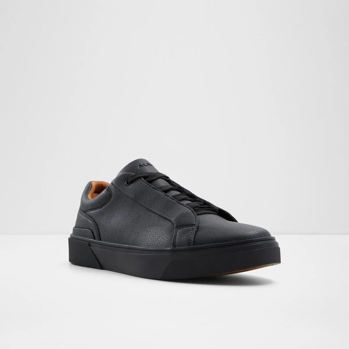 Luton Low-Top Sneakers