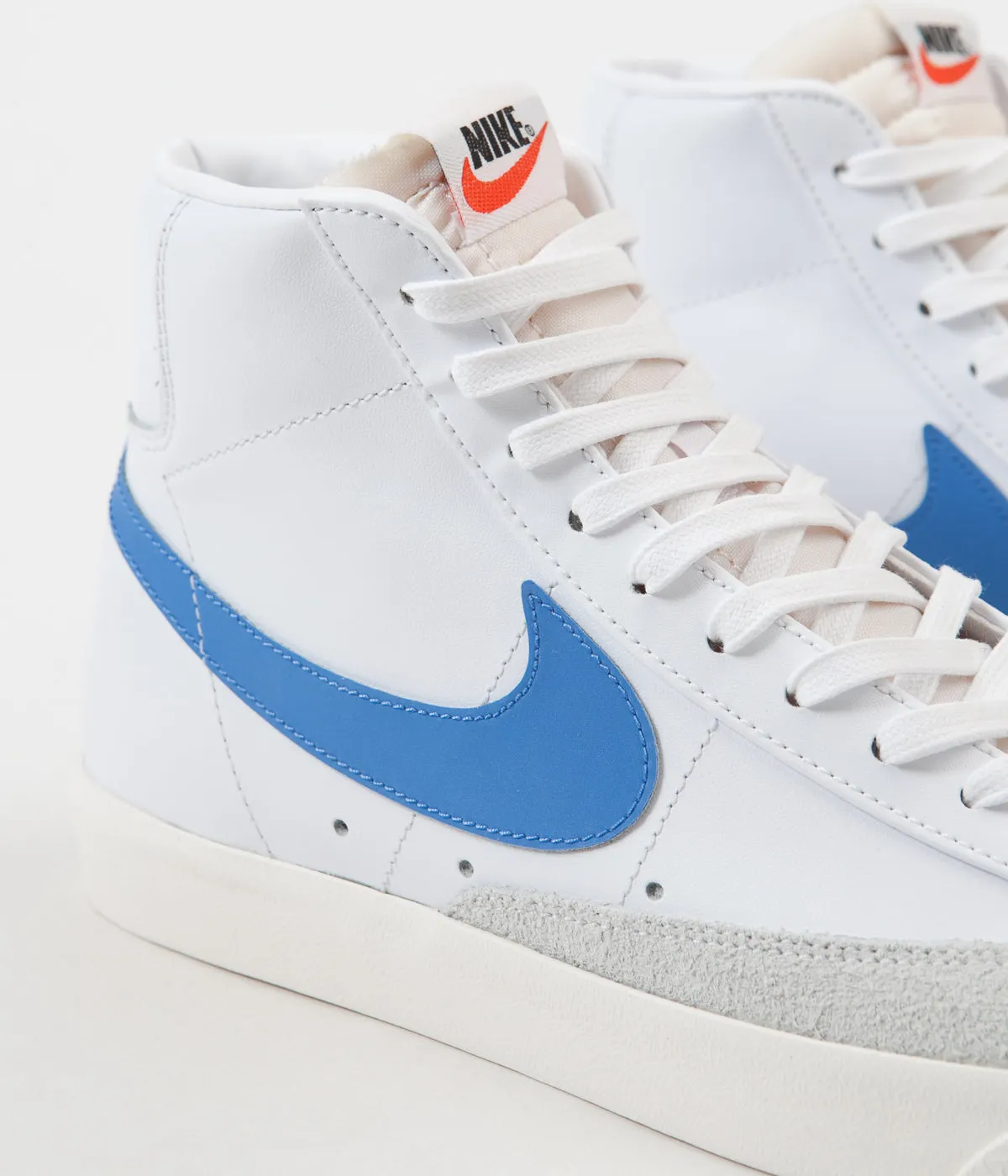 Nike Blazer Mid '77 Vintage Shoes - Pacific Blue / Sail - White