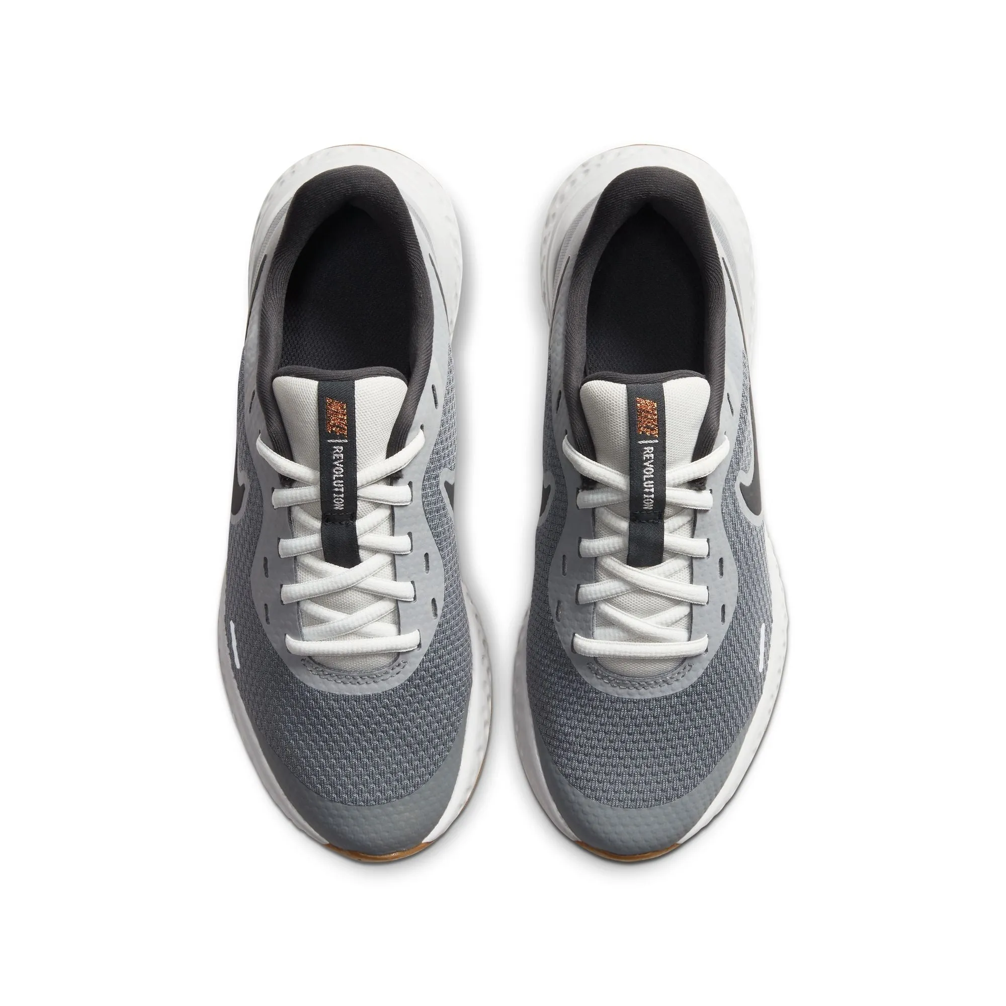 Nike Revolution 5