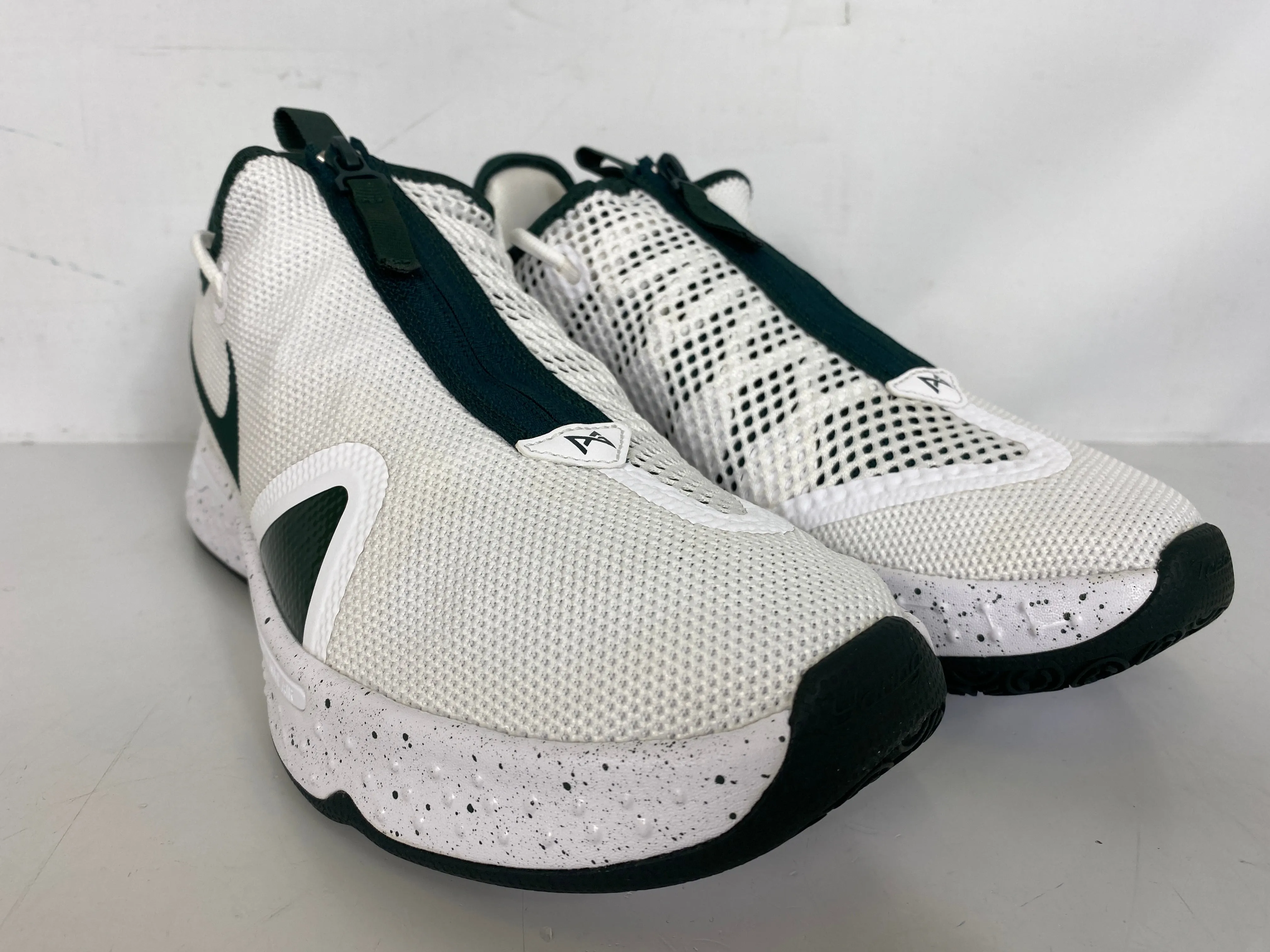 Nike White PG4 Basketball Shoes Men's Size 15 *No Box*