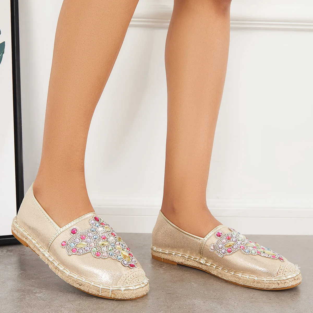 Sohiwoo  Women Rhinestone Decor Low Top Slip on Loafers Flat Walking Shoes